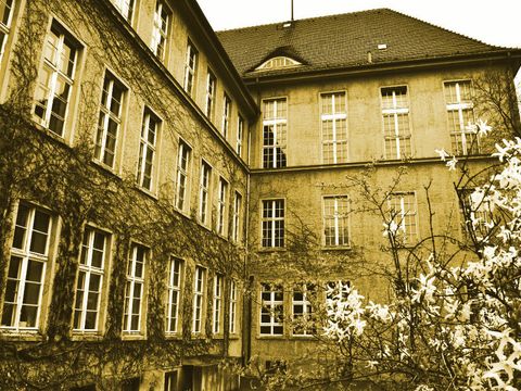 Ansicht eines Schulgebäudes