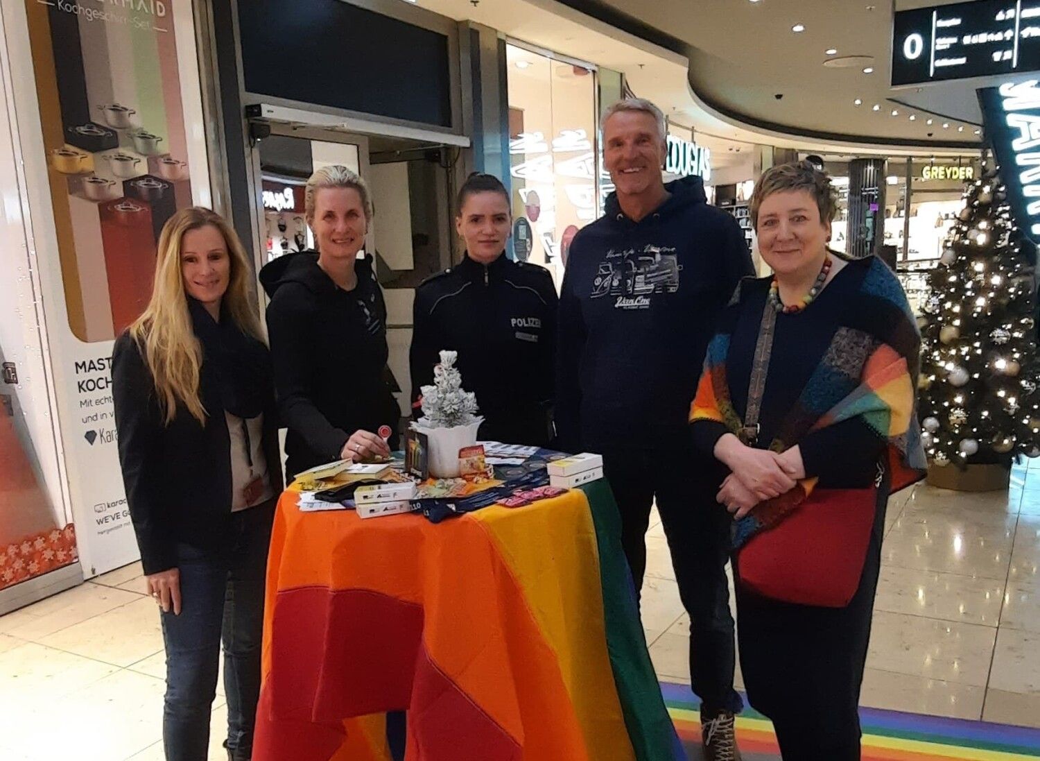 Frau Lück in der Wilma zur Beratung zum Thema LGBTQIA+