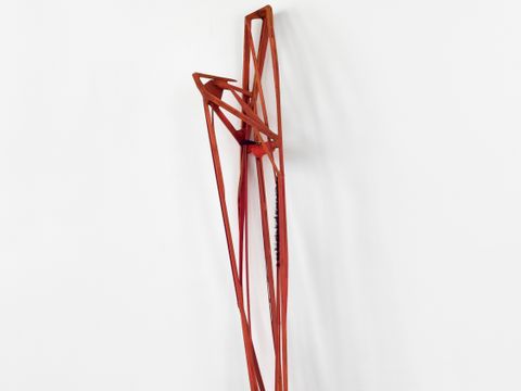 Installation "Orange an der Wand" von Pomona Zipster