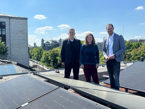 Hehmke, Herrmann, Werner auf dem Dach der Schöneberger Straße 20