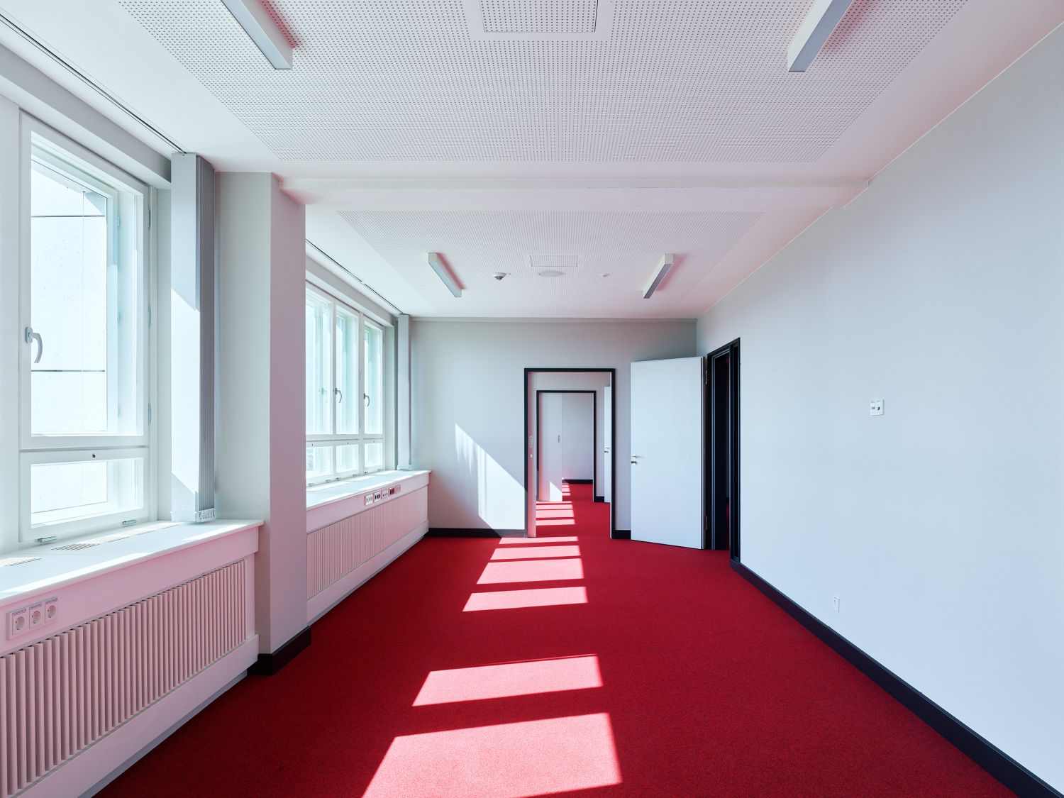 Büros in der Leitungsetage (16. OG) nach der Sanierung, Juni 2024