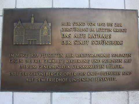 Gedenktafel für das "Alte Schöneberger Rathaus" am ehemaligen Standort