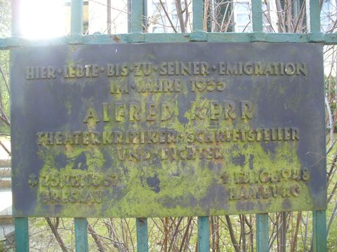 Gedenktafel für Alfred Kerr, 10.3.2010, Foto: KHMM