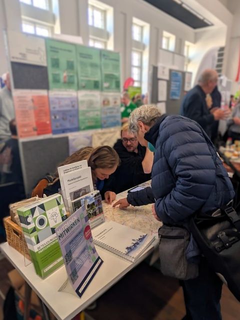 Informationsstand vom Raum für Beteiligung bei der Ehrenamtsbörse