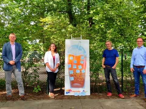 v.l.n.r.: Tobias Dollase (Jugendstadtrat), Niloufar Behradi-Ohnacker (PfD Projektkoordination Jugendforum), Thomas Engler (Partnerschaft für Demokratie Berlin Reinickendorf), Dirk Buchwitz (Kinder- und Jugendbeauftragter) (Bild: BA Reinickendorf)