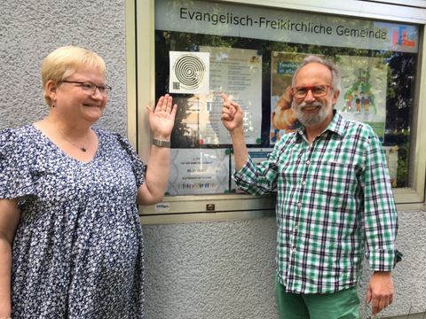 Sticker Anbringung Anlaufstelle Evangelisch-Freikirchliche-Gemeinde Berlin-Reinickendorf K.d.ö.R. – Baptisten-Kirche –
