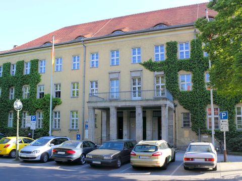Rathaus Zehlendorf - Haupteingang