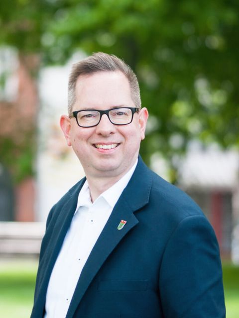 Bezirksbürgermeister Oliver Igel