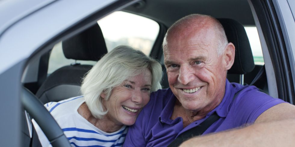 Senioren im Auto