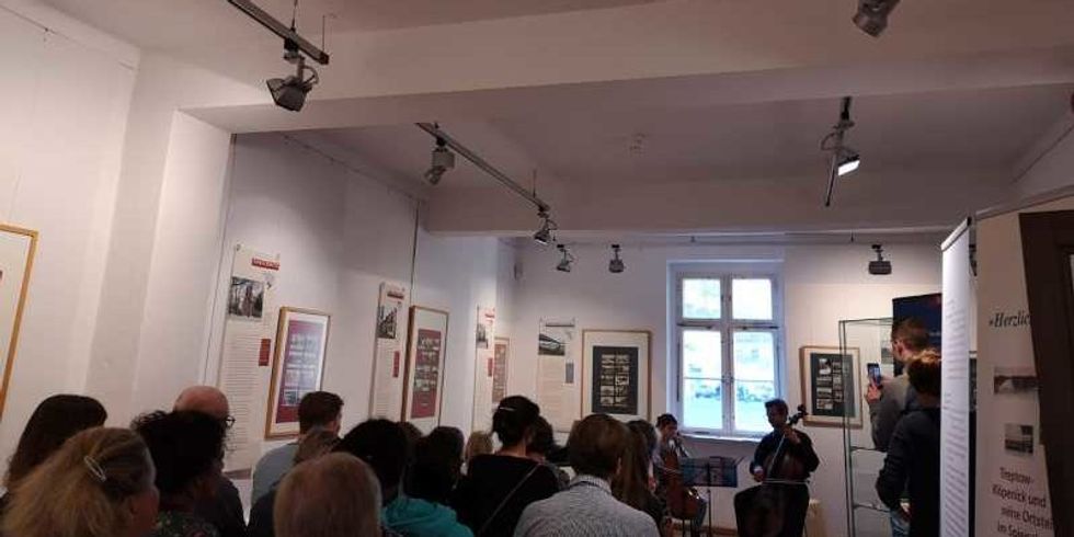 Cello Sturm auf das Museum Köpenick