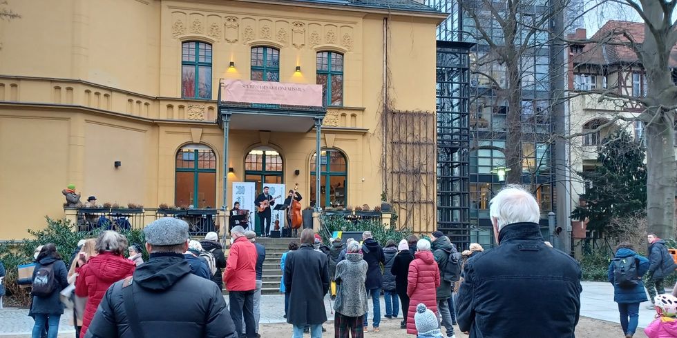Open-Air-Benefizkonzert für die Ukraine mit dem Trio Scho
