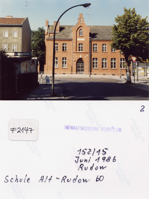 Historische Aufname von der alten Dorfschule von 1986