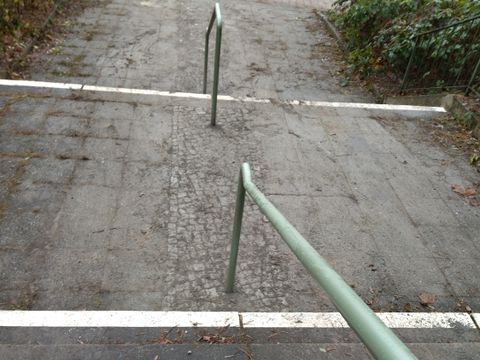 Handlauf an der Treppenanlage zwischen Stölpchenweg und Arnold-Knoblauch-Ring