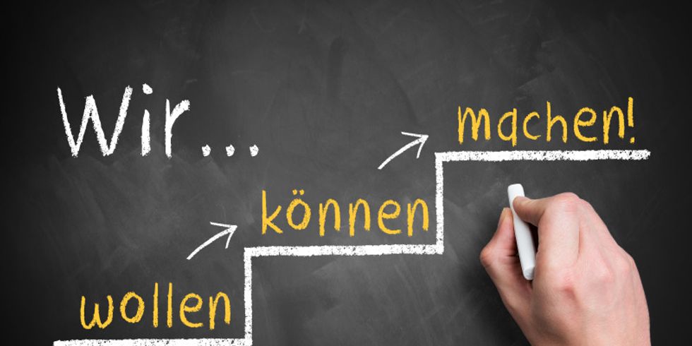 Tafel mit Stufenprogramm: "Wir wollen, können, machen"