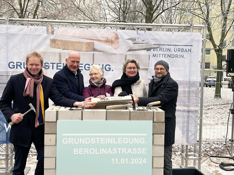 Grundsteinlegung_Lesbenwohnprojekt_Ephraim-Gothe_Kai-Wegner_Jutta-Brambach_Petra-Kahlfeldt_Steffen-Helbig