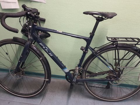 Blaues Herrenfahrrad