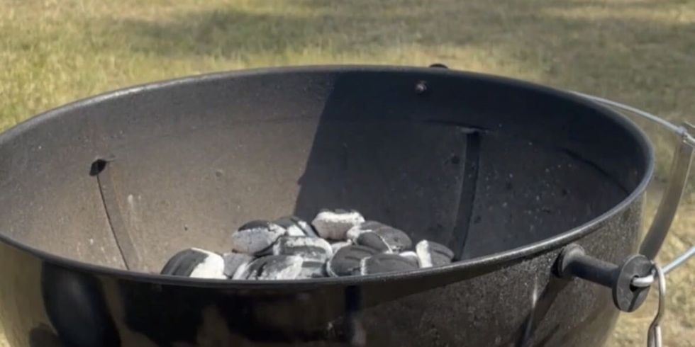 Grill mit Grillmarke am Neuen Hain