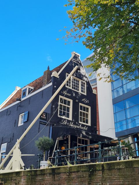 Mittagspause an der Gracht (Bild: Katharina Zapf)