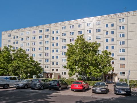 Wohnscheibe der Typenreihe Q P mit Originalfassade