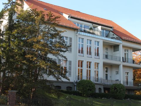 Villa Griebenow, Bismarckallee 13, 10.2015 (Bild: BA-CW,Rehfeld)