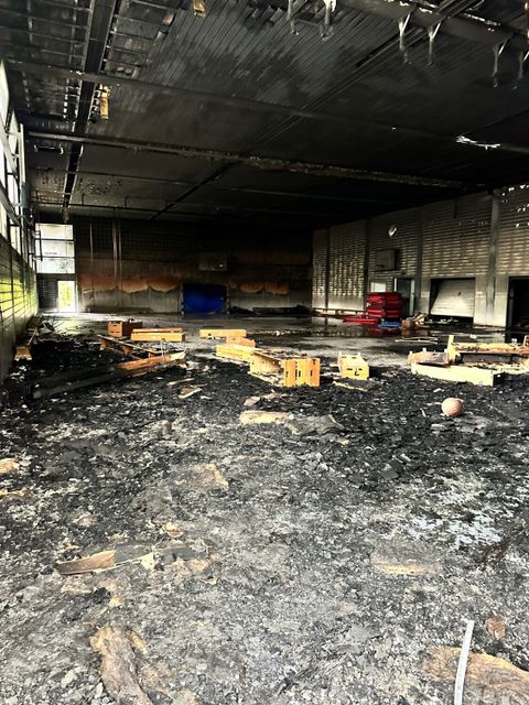 Welche Auswirkungen der Brand auf den Schulbetrieb und die außerschulische Nutzung haben wird, ist derzeit in Prüfung. (Bild: BA Rdf)