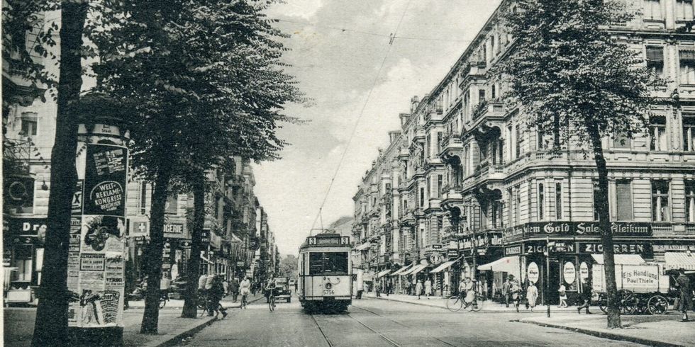 Wilmersdorfer Straße, Ecke Wallstraße. Ansichtskarte, Berlin-Charlottenburg, um 1930.