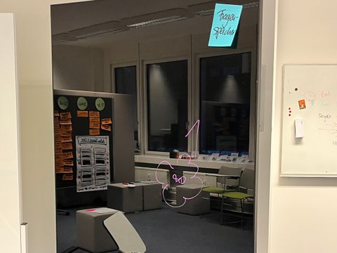 Modulbauraum, R. 2109 im Spiegel