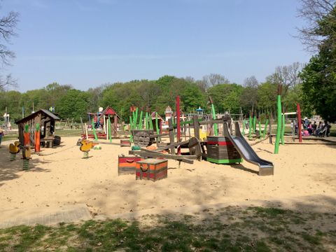Kinderspielplatz im Park am Buschkrug