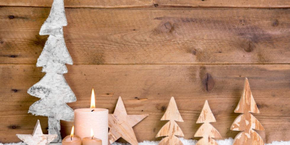Rustikale Weihnachtsdekoration aus Holz als Hintergrund