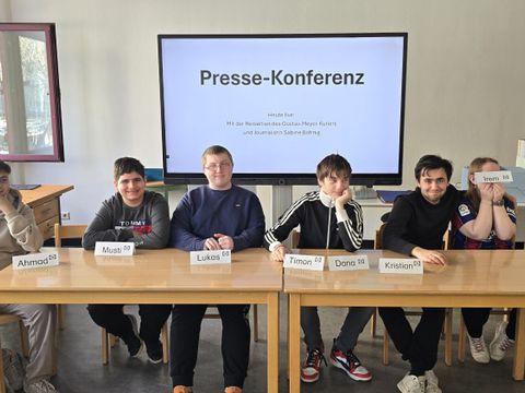 Ahmad, Musti, Lukas, Timon, Dana, Kristian, Irem, Angelina und Wasim würden am liebsten jeden Tag am „Gustav-Meyer-Kurier“ arbeiten