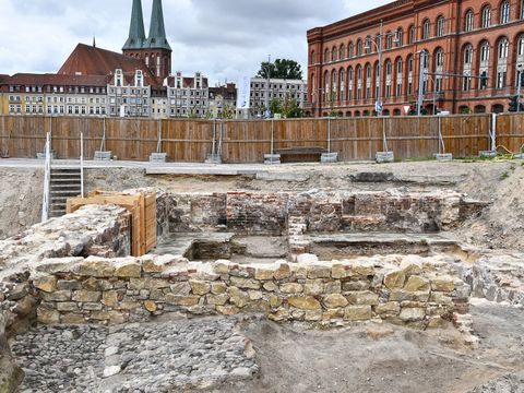 Grabung am Molkenmarkt: Blick in westliche Richtung auf den Steinkeller