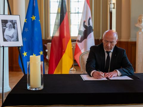 Eintrag in das Kondolenzbuch für Margot Friedländer