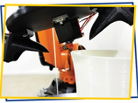 Produktionsroboter mit integriertem 3D-Drucker