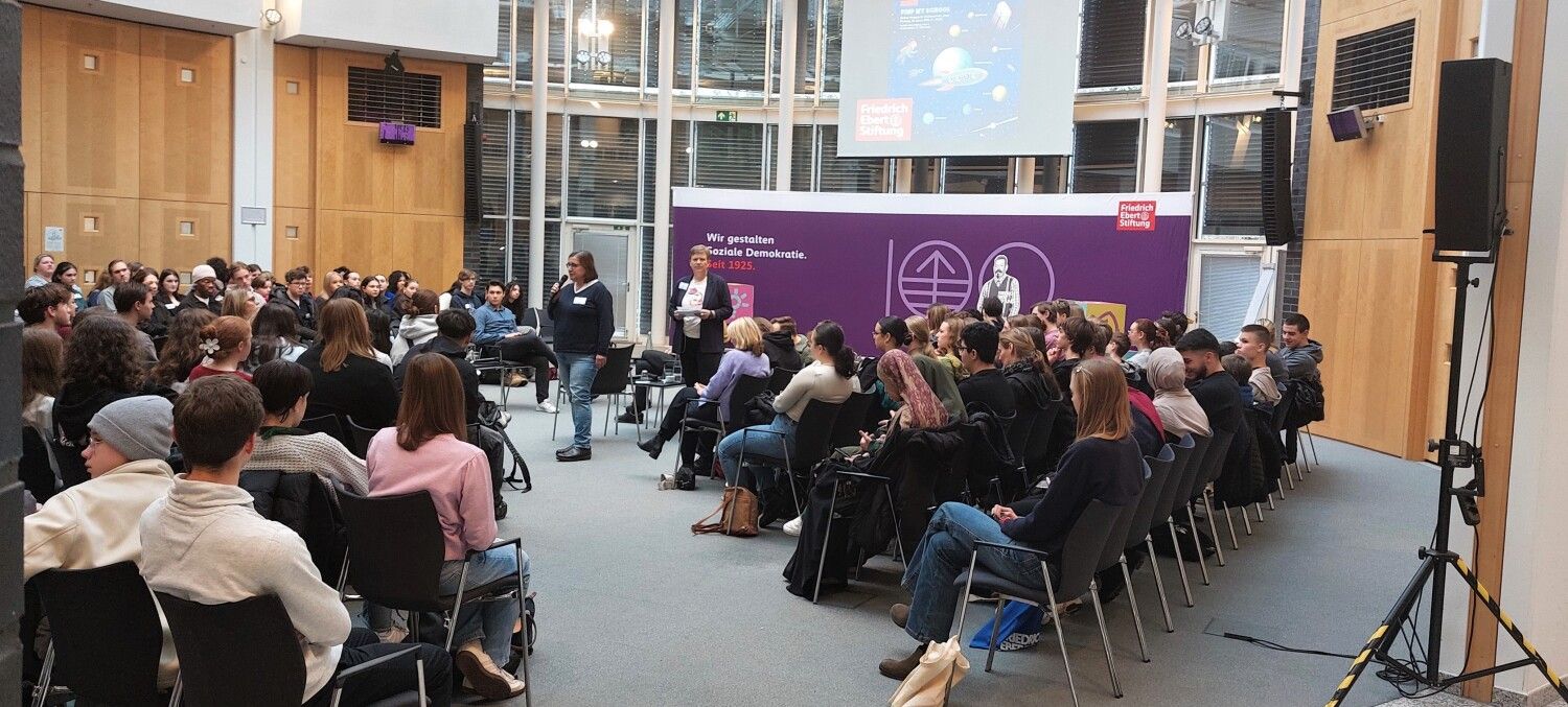 Frau Rappert beim Berliner Kongress für Schülervertreter:innen in der Friedrich-Ebert-Stiftung