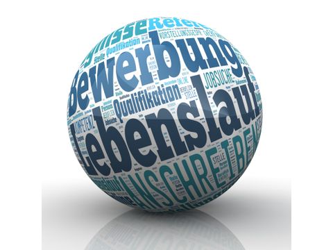 Kugel mit verschiedenen Schriftzügen rund ums Thema Jobsuche und Bewerbung