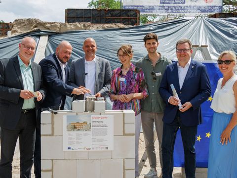 Versenken der Zeitkapsel