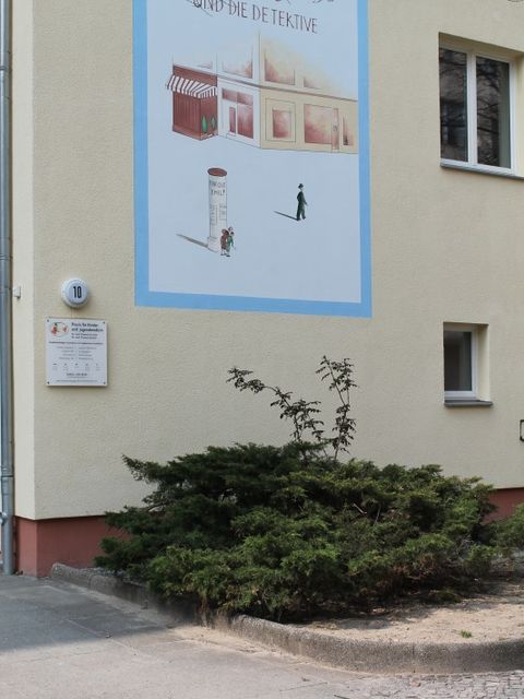 Hauseingang Prager Str. 10, April 2013