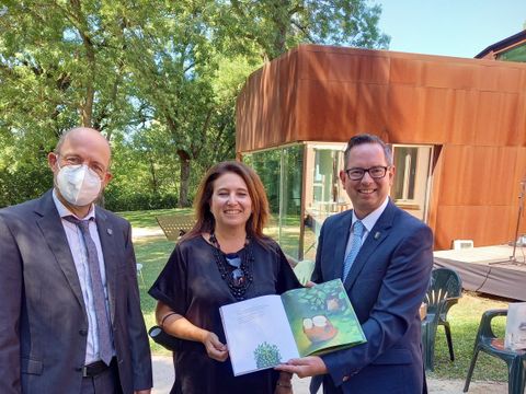 Übergabe Kinderbücher