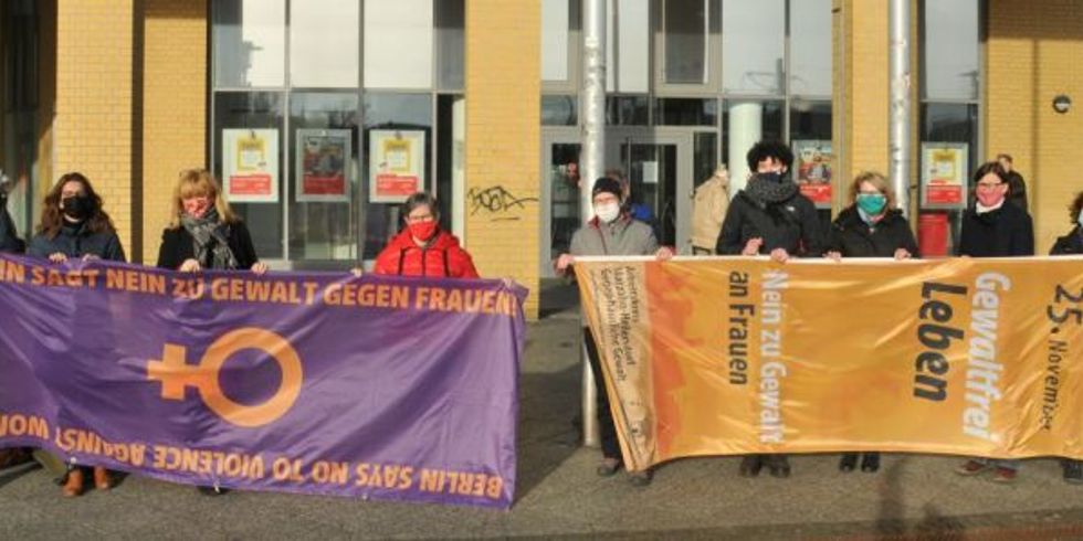 Fahnenhissung Internationaler Tag gegen Gewalt an Frauen 2020