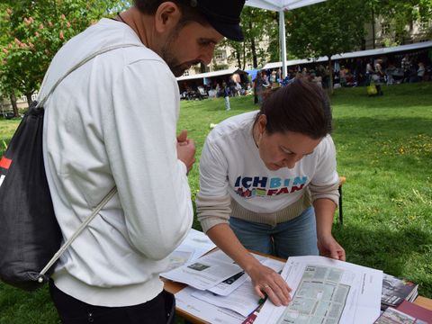 Infostand am Freiaplatz. Beratung