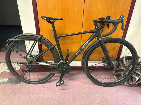 Schwarzes Herrenfahrrad