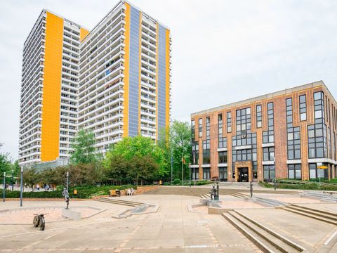 Helene-Weigel-Platz