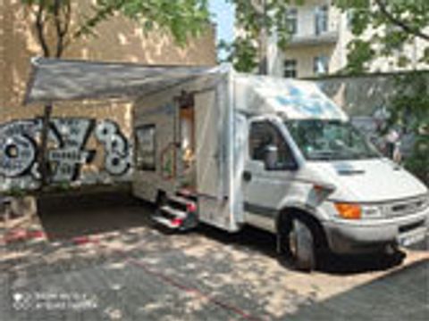 Bücherbus in der Bruno-Lösche-Bibliothek