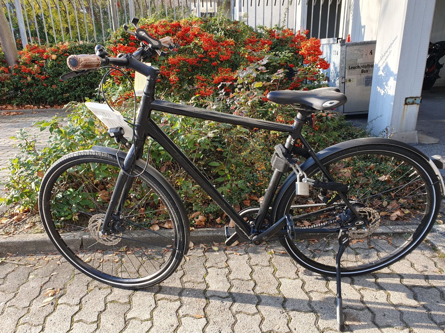 Schwarzes Herrenfahrrad