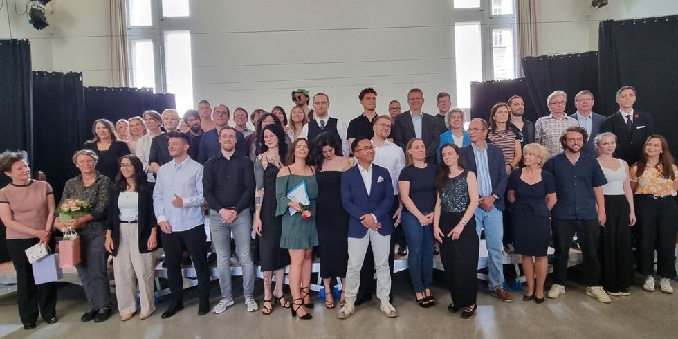 Gruppenbild der Absolvent_innen