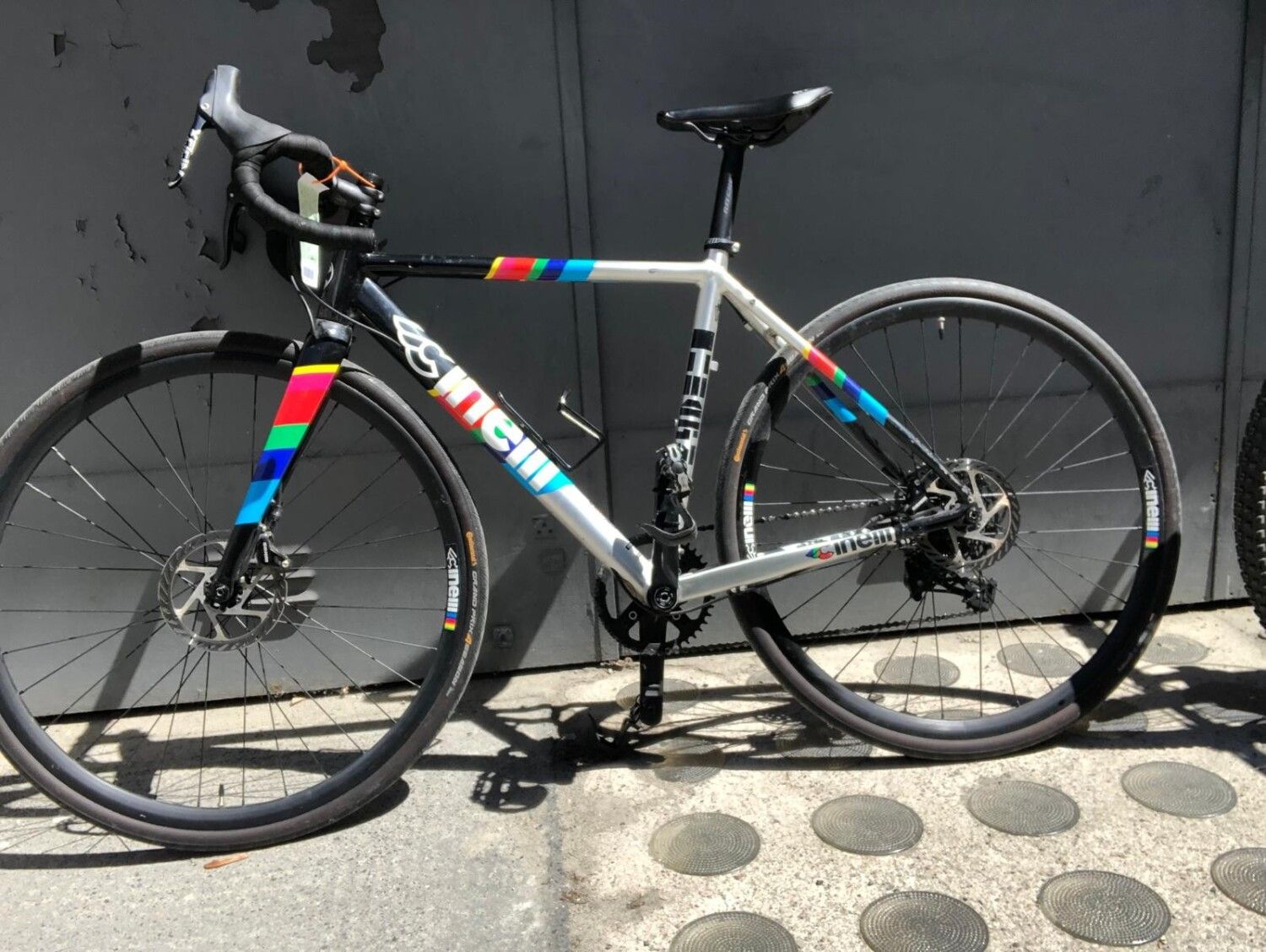Silbernes Herrenfahrrad