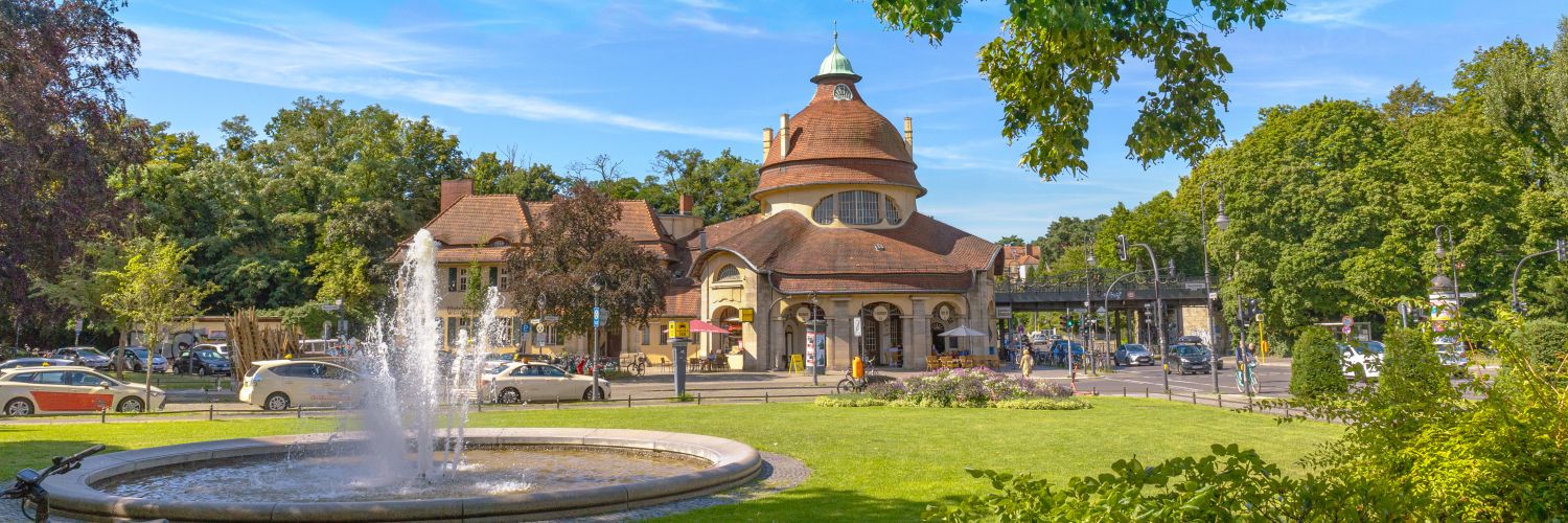 Berlin Steglitz, Mexikoplatz im Sommer (Generated Image)