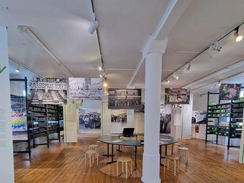 Sammlung an Bruch- und Fundstücken im Friedrichshain-Kreuzberg Museum