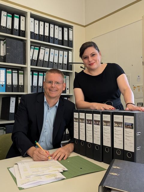 Schulstadtrat Tobias Dollase und Baustadträtin Eva Majewski (Bild: Eva Majewski)