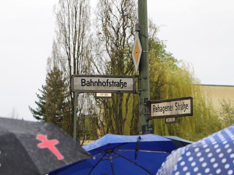 Ecke Bahnhofstrasse Rehagener Straße